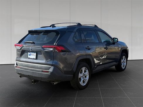 Used 2019 Toyota RAV4 LE w/ Carpet Mat Package image 5