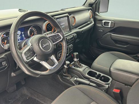 Used 2023 Jeep Gladiator Mojave w/ LED Lighting Group AWD/4WD image 16
