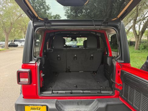 Used 2025 Jeep Wrangler Unlimited Sport AWD/4WD image 28