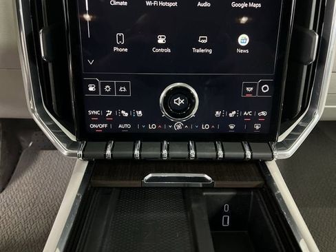 Certified 2025 GMC Acadia Denali AWD/4WD image 18