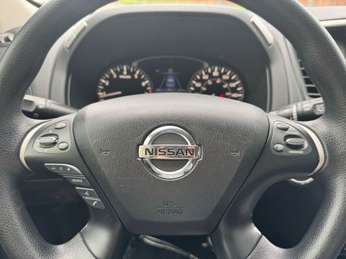 Used 2020 Nissan Pathfinder S image 15
