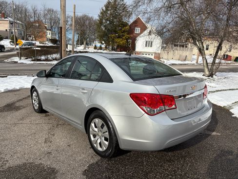 Used 2014 Chevrolet Cruze LS image 6