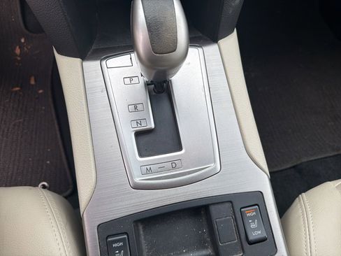 Used 2011 Subaru Outback 2.5i Limited image 18