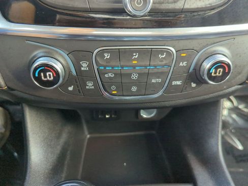 Used 2019 Chevrolet Traverse LT w/ LT Premium Package image 20