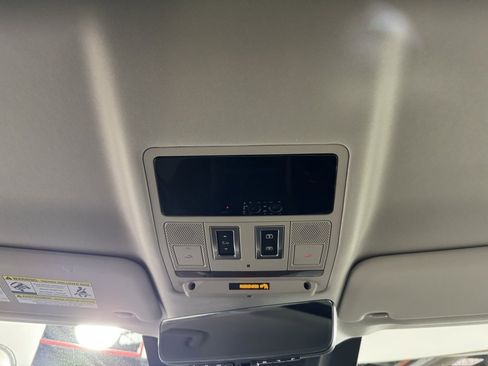 Used 2024 Land Rover Defender 110 X image 27