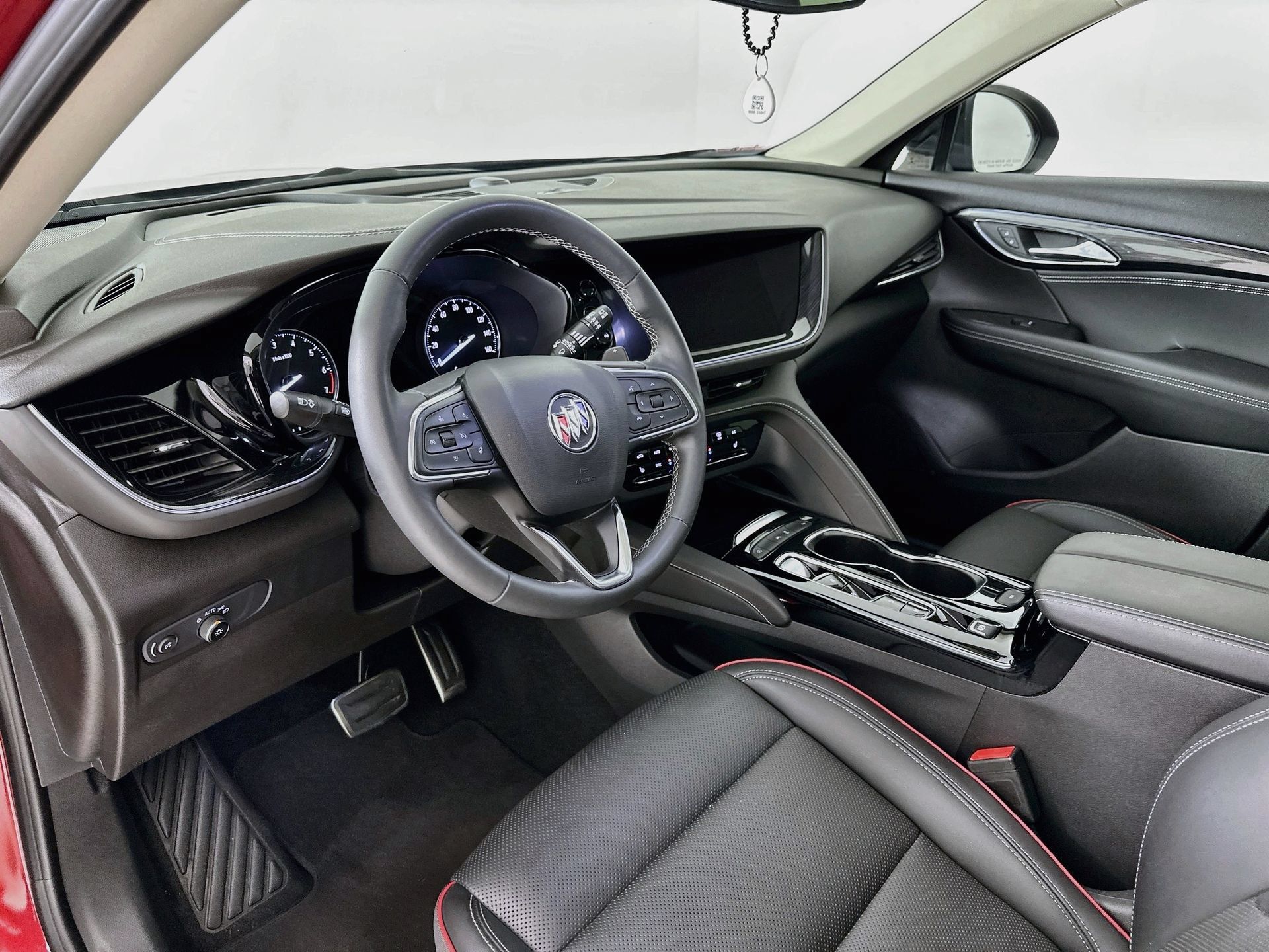 Used 2022 Buick Envision Essence w/ Sport Touring Package FWD image 10