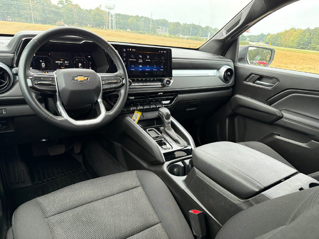 Used 2024 Chevrolet Colorado LT w/ LT Convenience Package II RWD image 18