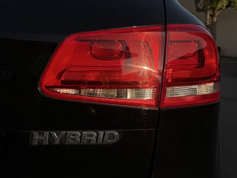 Used 2012 Volkswagen Touareg Hybrid AWD/4WD image 23