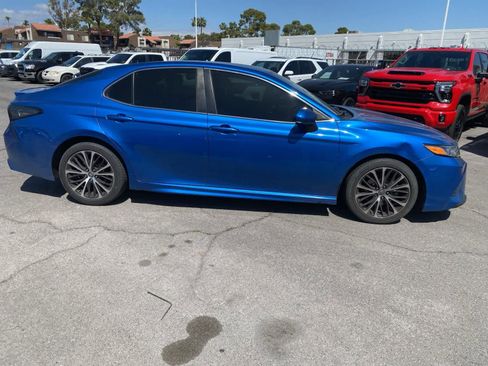 Used 2018 Toyota Camry SE FWD image 5