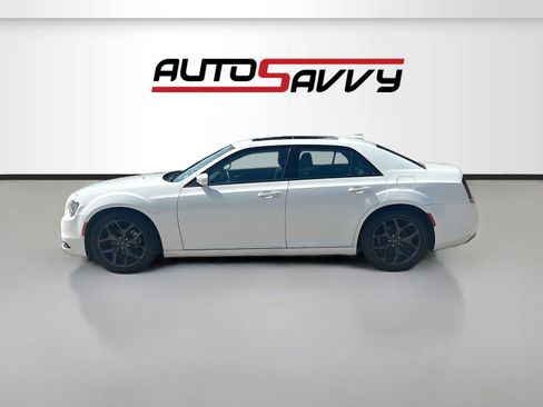 Used 2023 Chrysler 300 S w/ Comfort Group RWD image 4