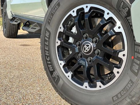 New 2026 Toyota Tundra SR5 image 2