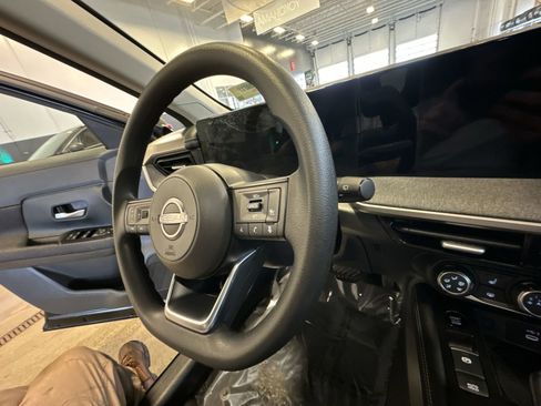 Used 2025 Nissan Kicks SV w/ SV Premium Package image 14