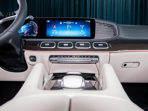 Certified 2026 Mercedes-Benz GLS 450 4MATIC image 23