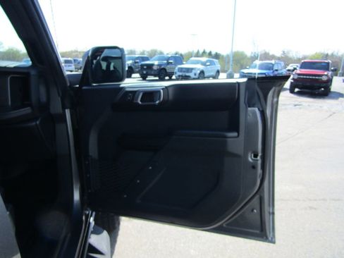 Used 2025 Ford Bronco Badlands AWD/4WD image 39