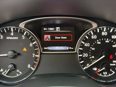 Used 2018 Nissan Pathfinder SL w/ SL Premium Package image 17