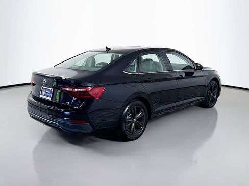 Used 2023 Volkswagen Jetta SE w/ Panoramic Sunroof Package FWD image 9