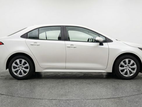 Used 2025 Toyota Corolla LE image 11
