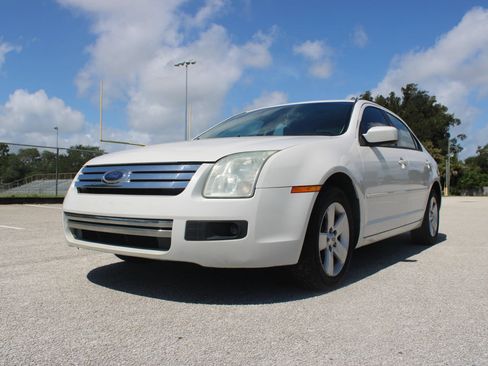 Used 2009 Ford Fusion SE FWD image 4
