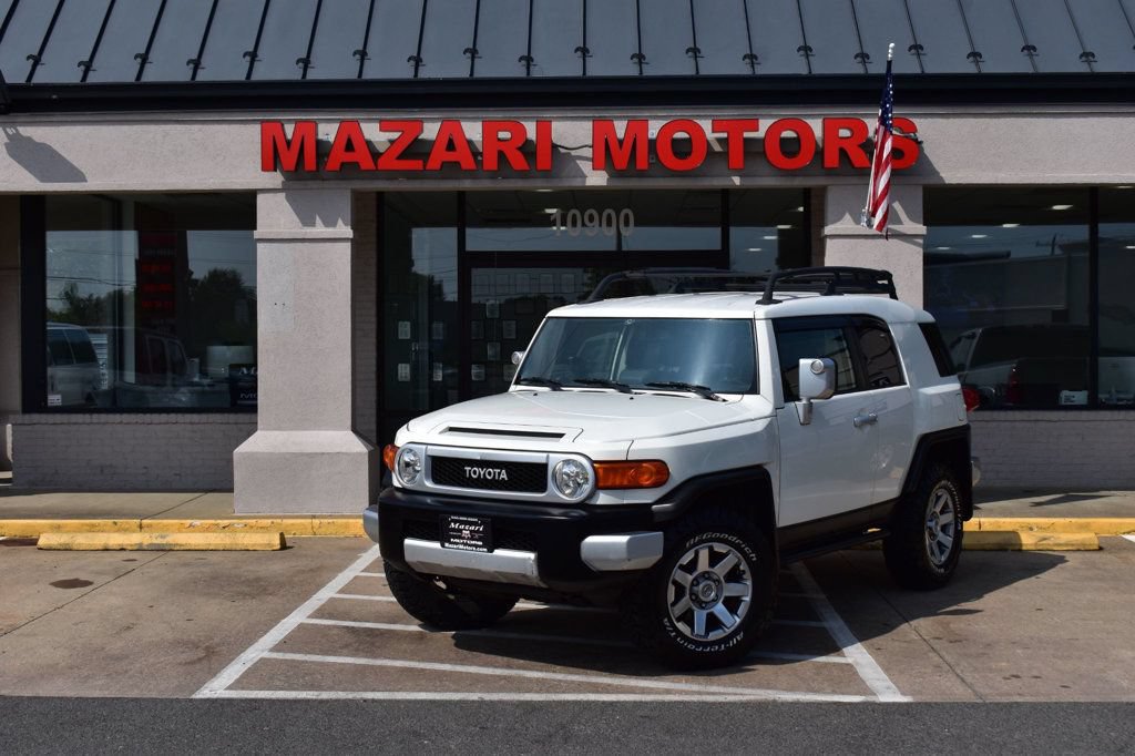 Used 2014 Toyota FJ Cruiser 4WD w/ Convenience Package image 2
