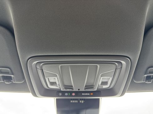 New 2026 GMC Sierra 2500 Pro w/ Convenience Package image 25