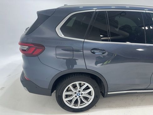 Used 2022 BMW X5 xDrive45e image 9