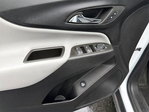 Used 2023 Chevrolet Equinox LT w/ Driver Convenience Package image 15