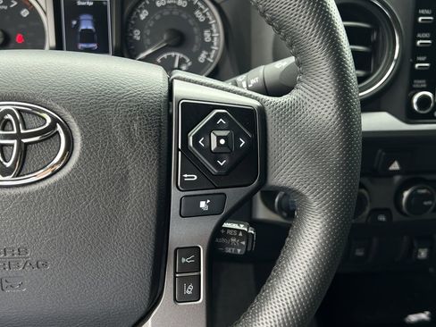 Used 2021 Toyota Tacoma TRD Off-Road AWD/4WD image 14