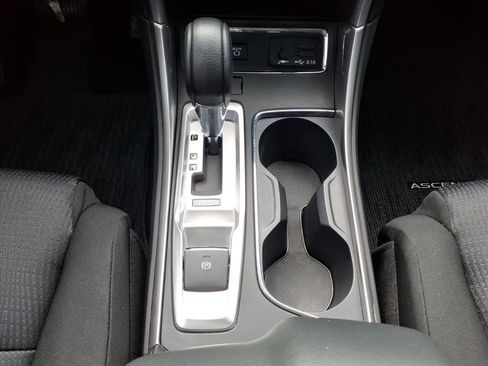 Used 2019 Subaru Ascent 8-Passenger AWD/4WD image 26