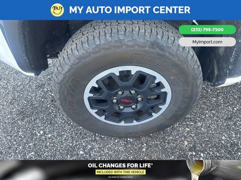 Used 2024 Toyota Tacoma TRD Off-Road AWD/4WD image 6