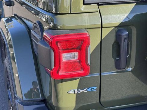 Used 2024 Jeep Wrangler Unlimited Sahara image 8