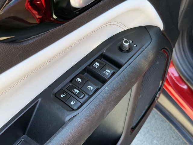 Used 2025 Jeep Compass Limited AWD/4WD image 16