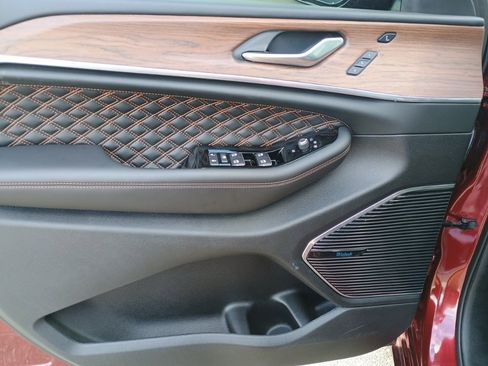 Used 2022 Jeep Grand Cherokee Summit w/ Advanced Protech Group IV image 11