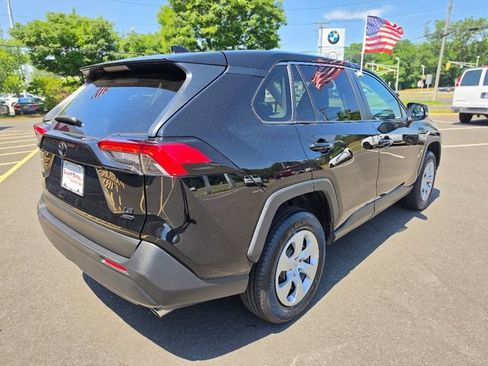 Used 2023 Toyota RAV4 LE AWD/4WD image 7