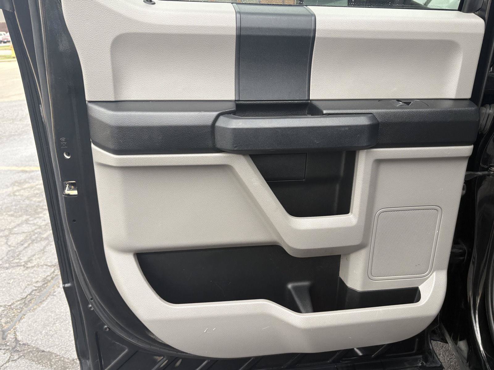 Used 2017 Ford F250 XL w/ STX Appearance Package AWD/4WD image 12