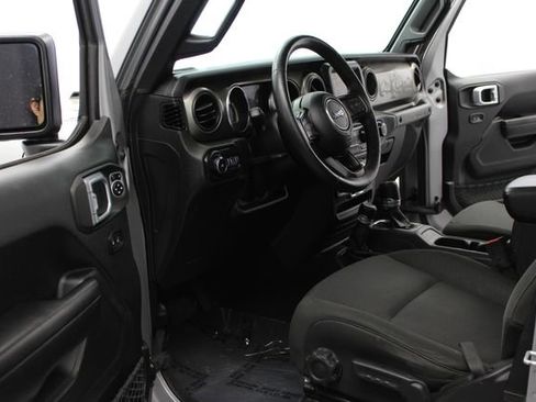 Used 2019 Jeep Wrangler Unlimited Sport S AWD/4WD image 13