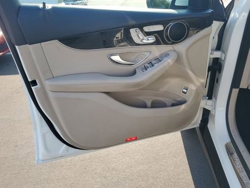 Used 2021 Mercedes-Benz GLC 300 image 17