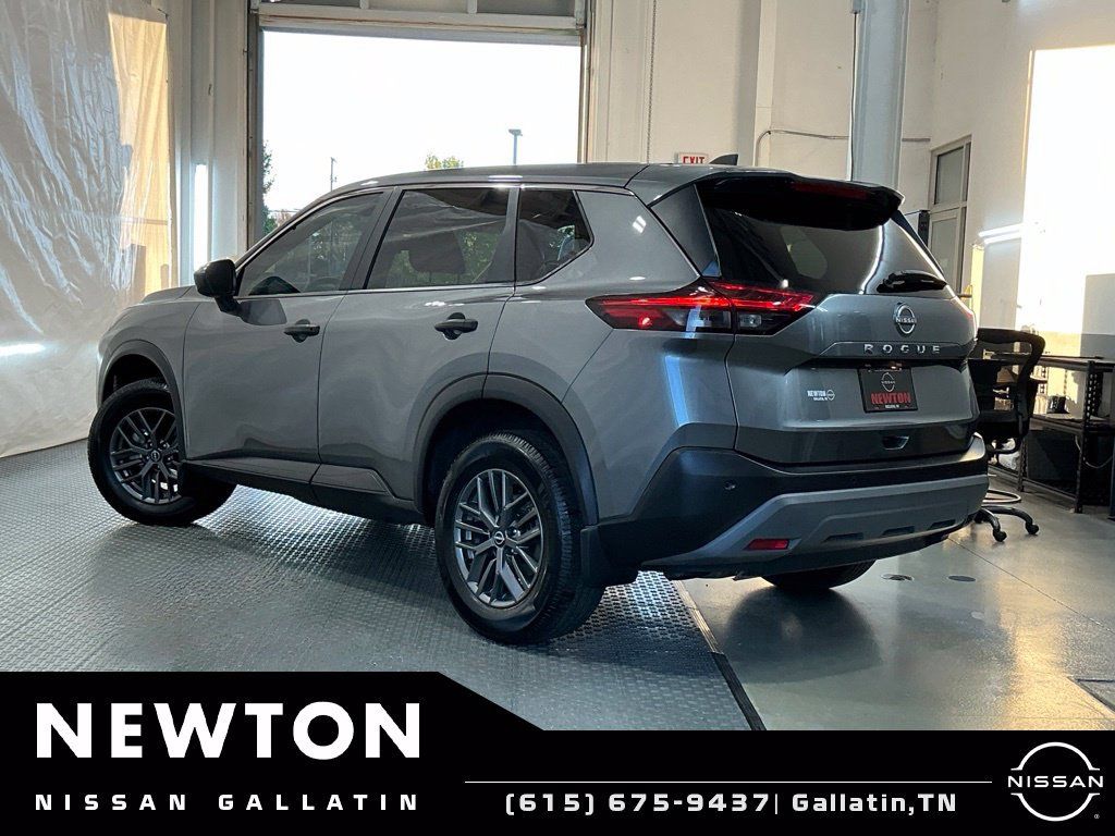 Used 2023 Nissan Rogue S FWD image 18