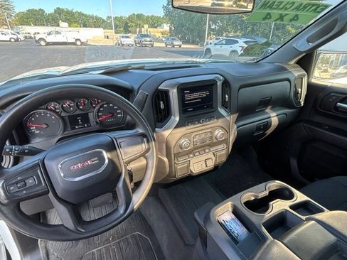 Used 2022 GMC Sierra 1500 Pro w/ Sierra Value Package AWD/4WD image 11