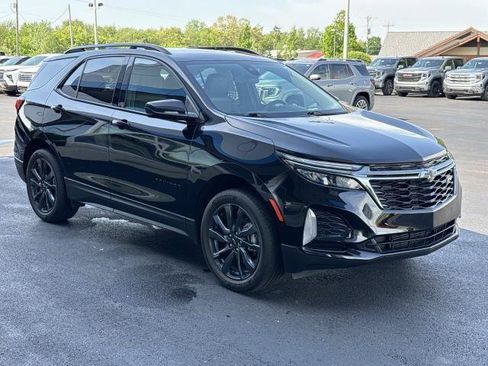 Used 2023 Chevrolet Equinox RS AWD/4WD image 2