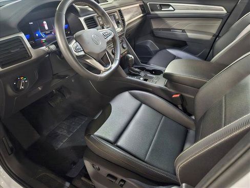Used 2023 Volkswagen Atlas Cross Sport SE FWD image 10