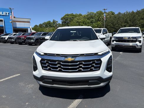 New 2026 Chevrolet Equinox LT w/ Safety and Technology Package FWD image 2