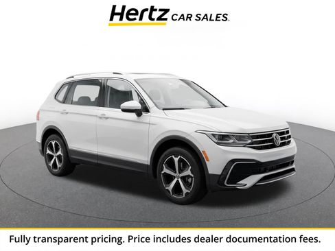Used 2026 Volkswagen Tiguan SE AWD/4WD image 1