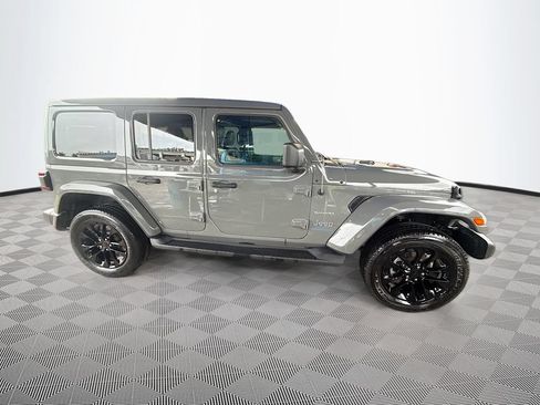 Used 2023 Jeep Wrangler Unlimited Sahara w/ Cold Weather Group AWD/4WD image 5