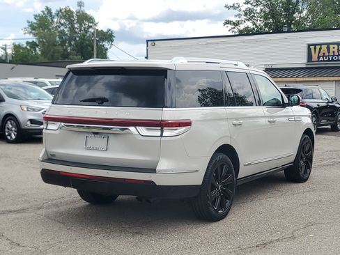 Used 2024 Lincoln Navigator Reserve AWD/4WD image 6