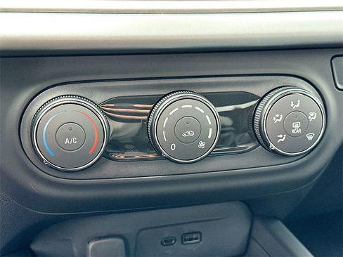 New 2026 Chevrolet Trax LS image 10