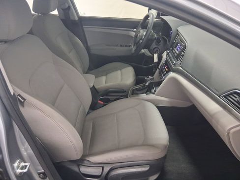 Used 2017 Hyundai Elantra SE FWD image 17