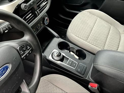 Used 2021 Ford Escape SE image 14