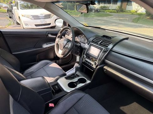 Used 2014 Toyota Camry SE FWD image 8