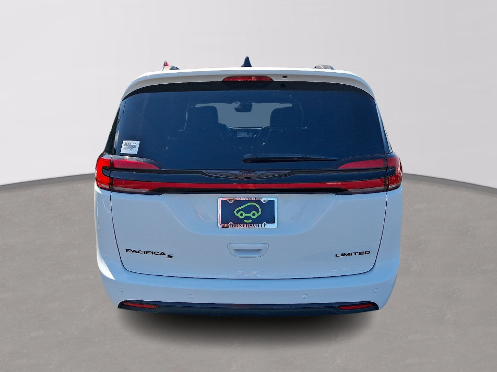 Used 2025 Chrysler Pacifica Limited FWD image 5