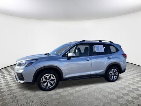 Used 2019 Subaru Forester Premium image 4